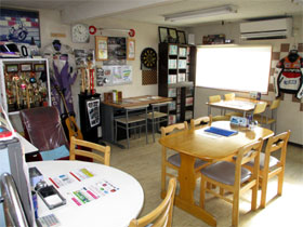 店舗内 休憩スペース